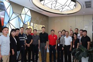 欢迎宜春市团委书记、商会及青企等一行领导莅临爱游戏(中国)人力集团指导